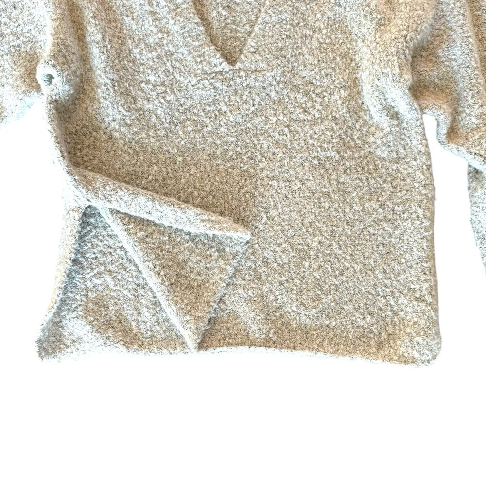 Urban Outfitters Women's Rosie Cozy V-Neck Pullover‎ Oversized Sweater - Small - Picture 4 of 10